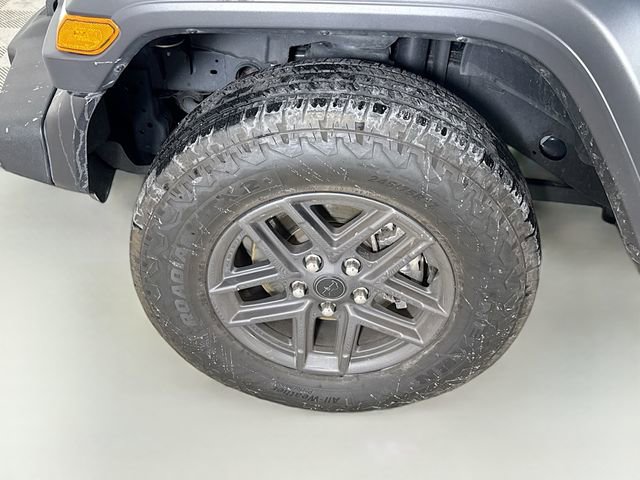 Used 2024 Jeep Wrangler Sport S image 28