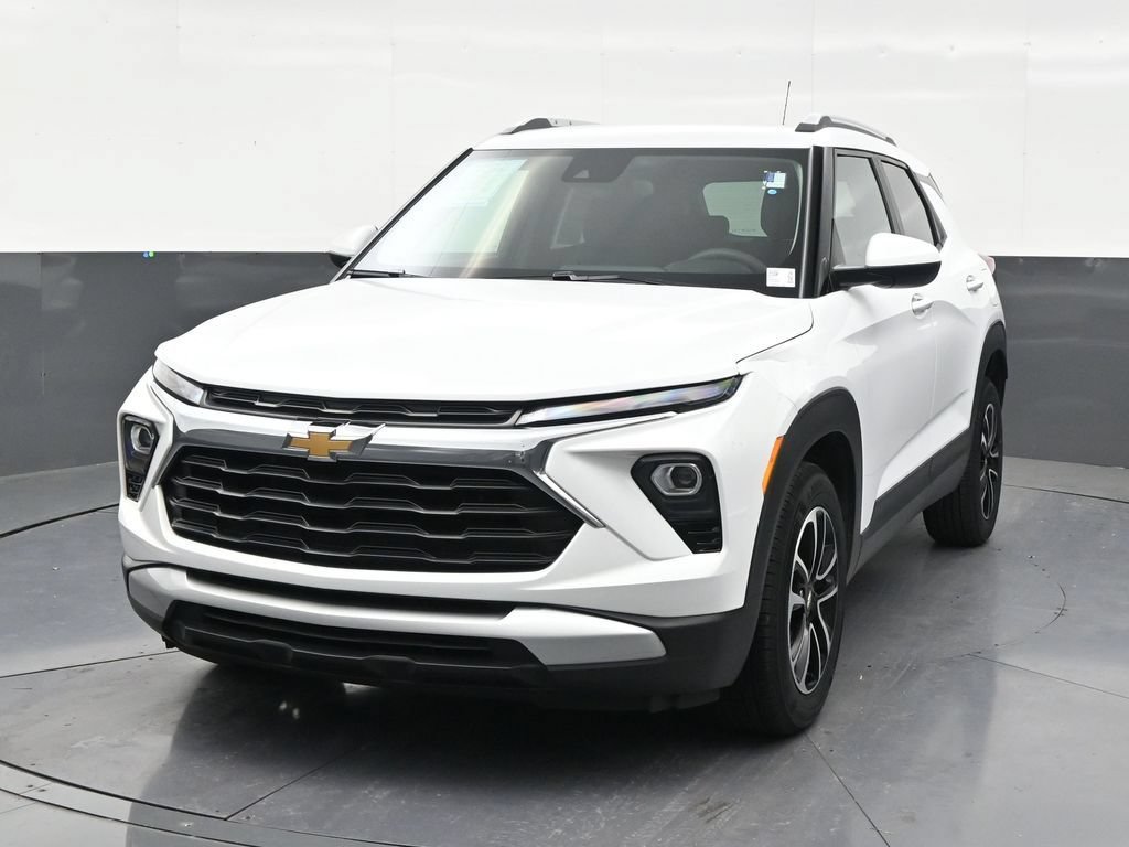 Used 2025 Chevrolet TrailBlazer LT FWD image 8