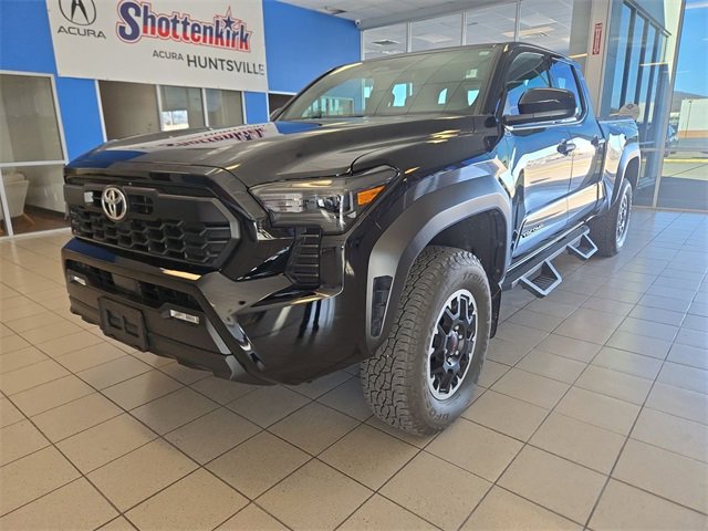Used 2025 Toyota Tacoma TRD Off-Road image 4