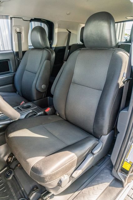Used 2014 Toyota FJ Cruiser 4WD w/ Upgrade Package image 19