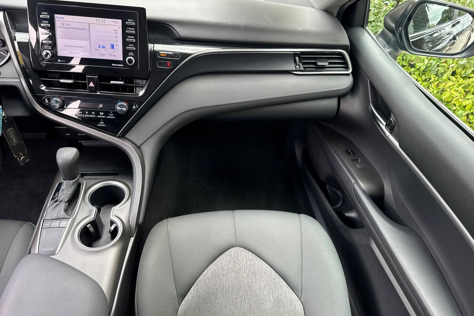 Used 2022 Toyota Camry LE FWD image 30