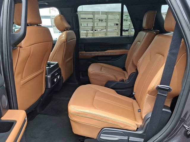 Used 2022 Ford Expedition Platinum AWD/4WD image 8