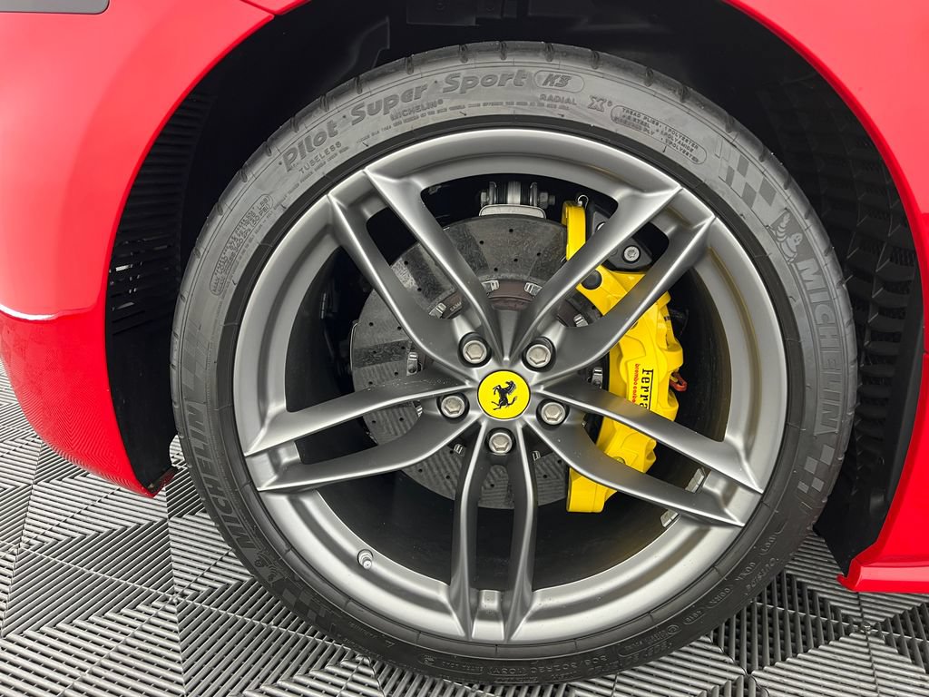 Used 2019 Ferrari 488 Spider RWD image 22