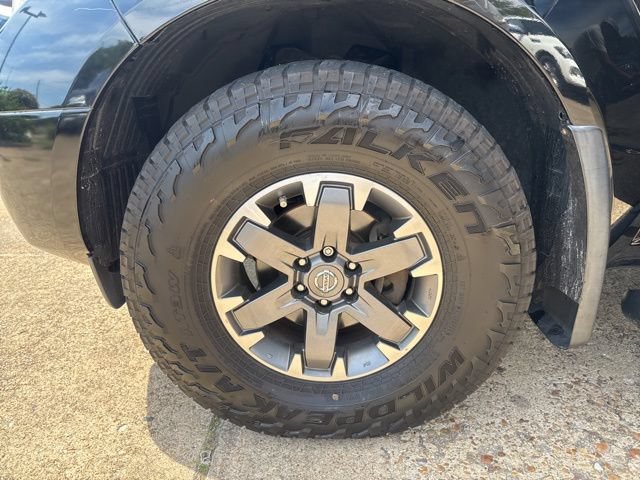 Used 2014 Nissan Frontier PRO-4X w/ Pro-4x Luxury Package AWD/4WD image 33