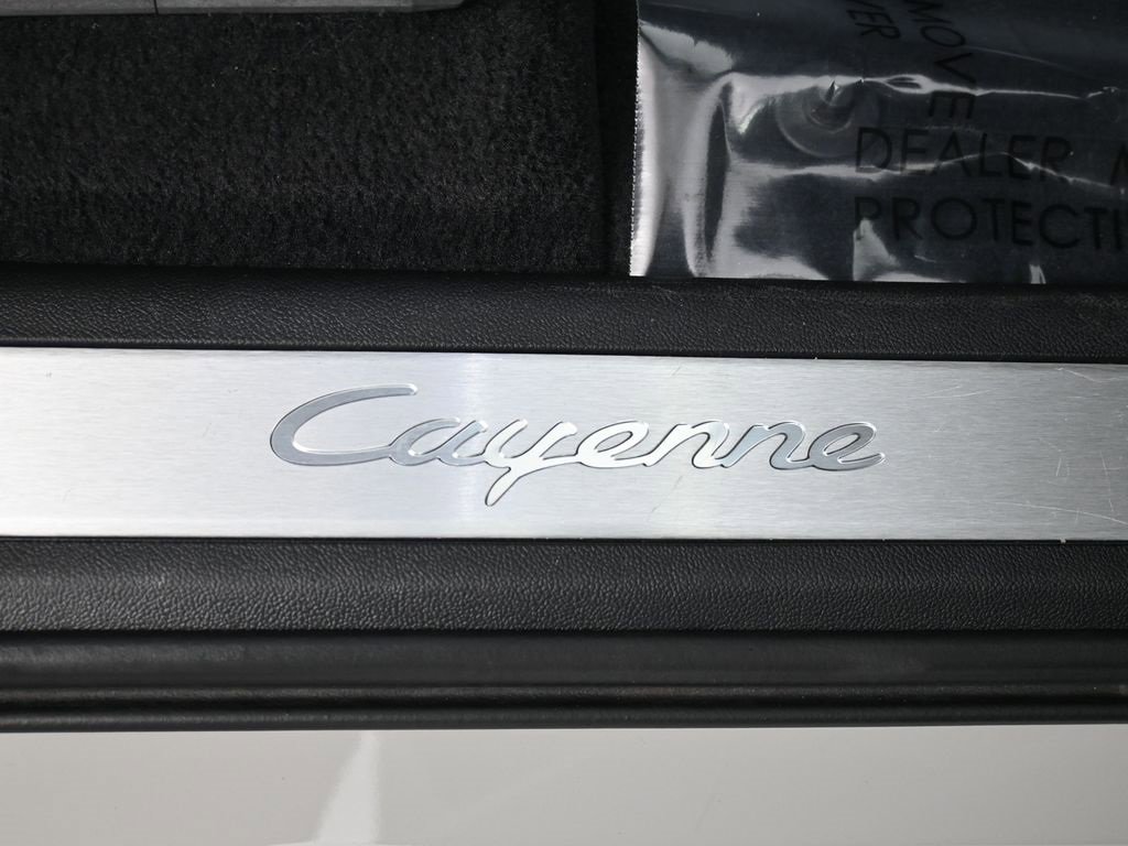 Used 2021 Porsche Cayenne image 28