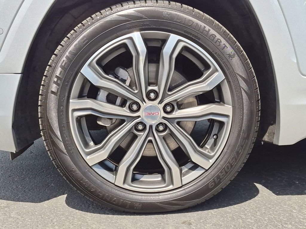 Used 2020 GMC Terrain Denali w/ Denali Premium Package AWD/4WD image 9
