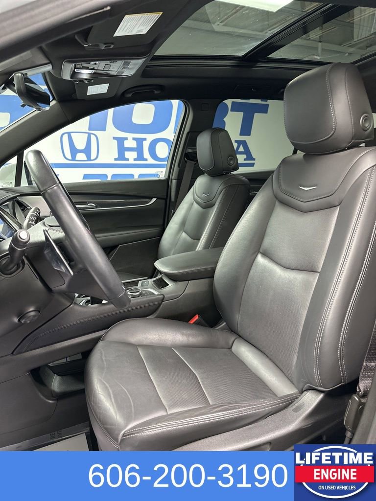 Used 2024 Cadillac XT6 Sport w/ Technology Package image 15