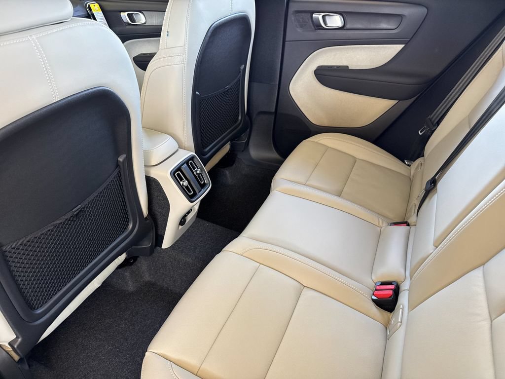 New 2026 Volvo XC40 B5 Plus w/ Protection Package Premier AWD/4WD image 11