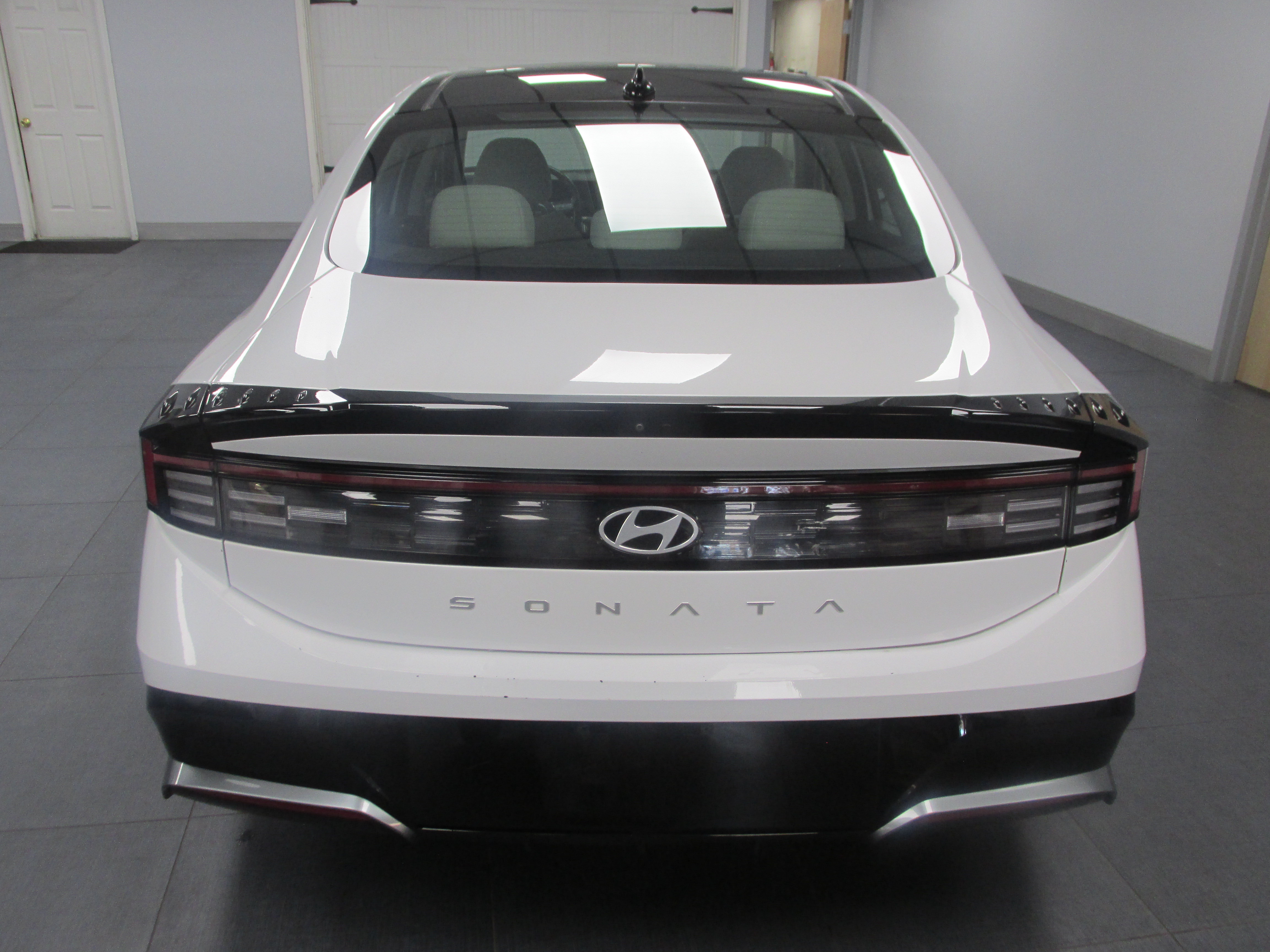 Used 2024 Hyundai Sonata SEL w/ Convenience Package FWD image 6