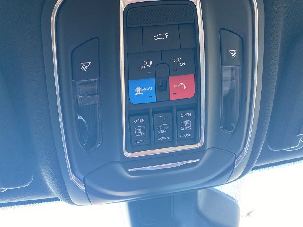 New 2025 Jeep Grand Cherokee L Limited image 35