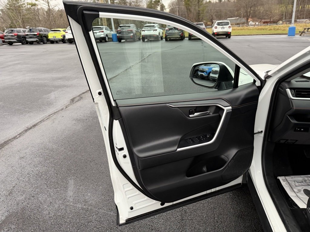 Used 2024 Toyota RAV4 Adventure image 19