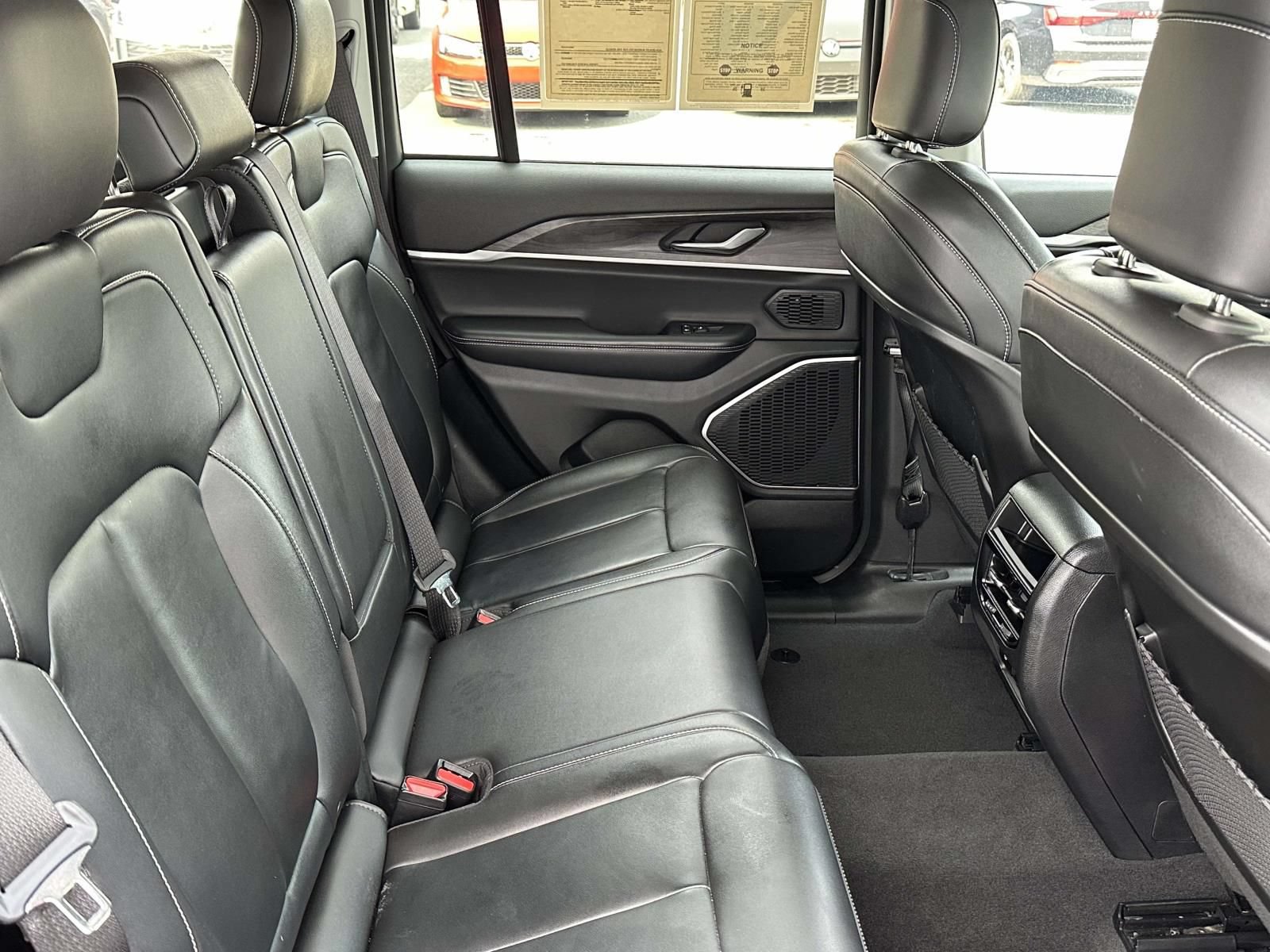 Used 2022 Jeep Grand Cherokee Limited RWD image 14