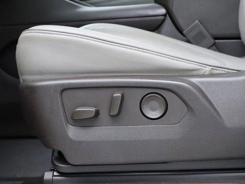 Used 2021 GMC Yukon SLT w/ SLT Premium Package AWD/4WD image 14