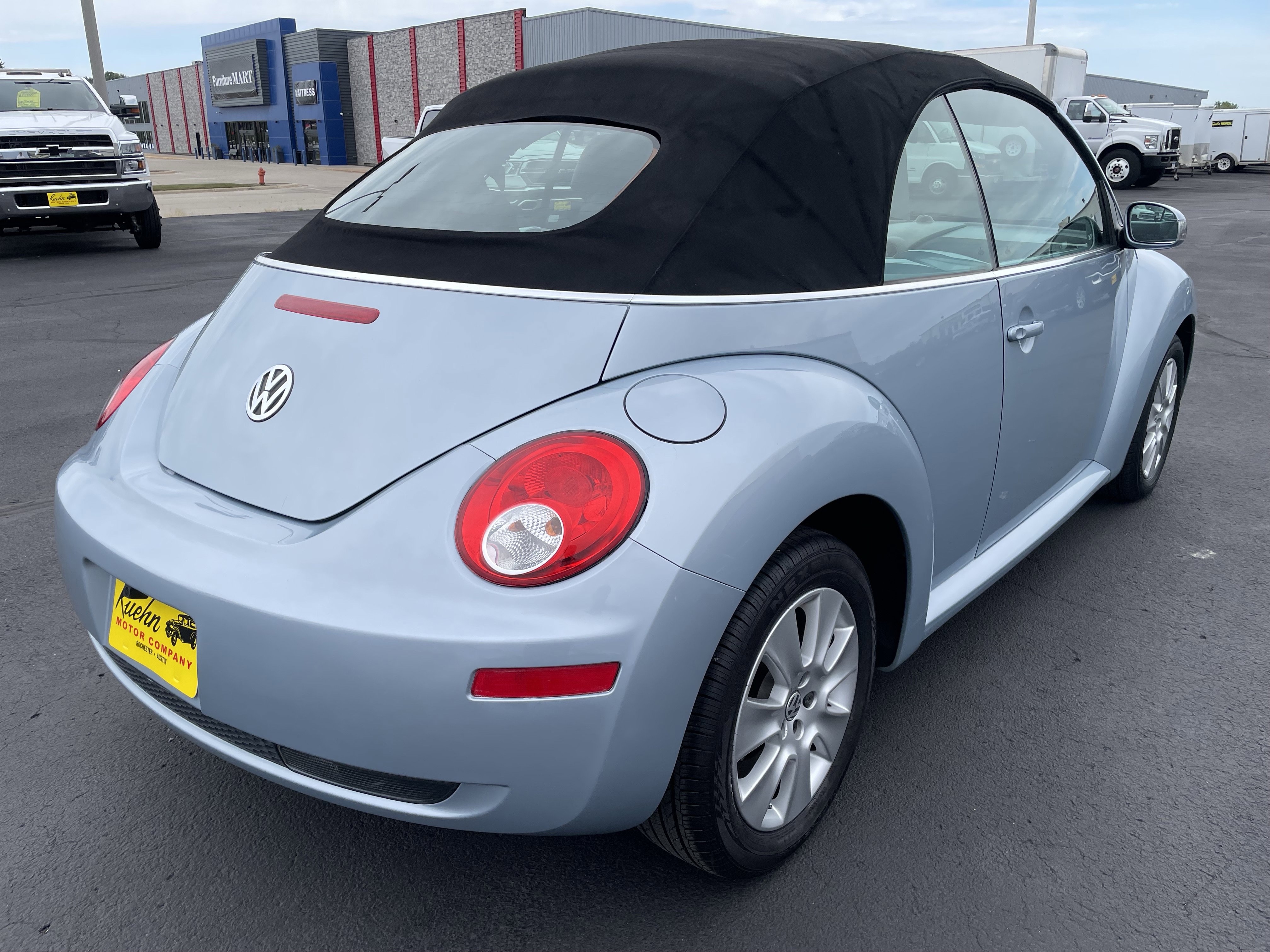 Used 2009 Volkswagen Beetle S image 8