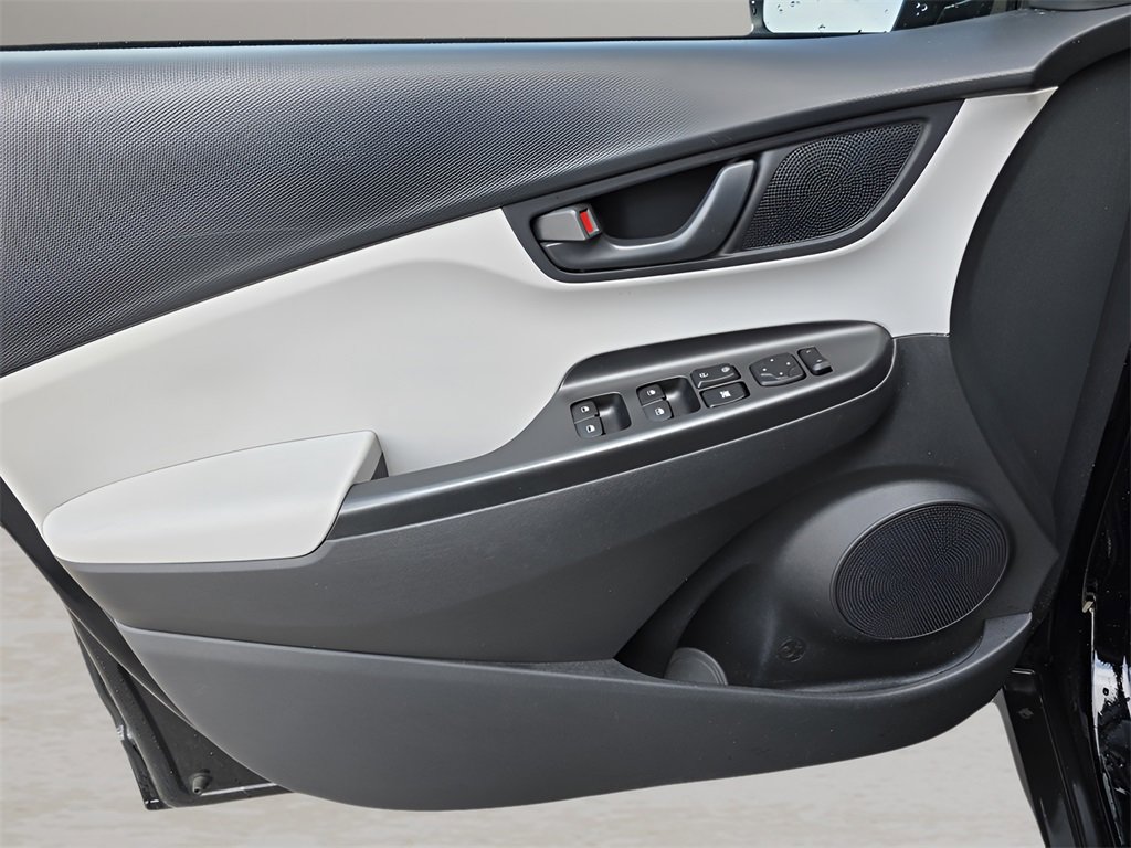 Used 2023 Hyundai Kona SEL image 17