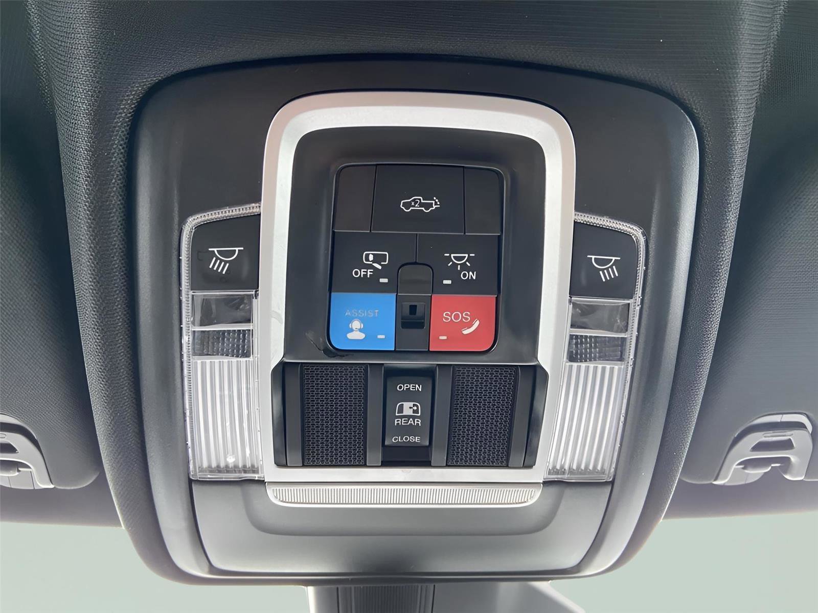 Used 2025 RAM 1500 Laramie image 38