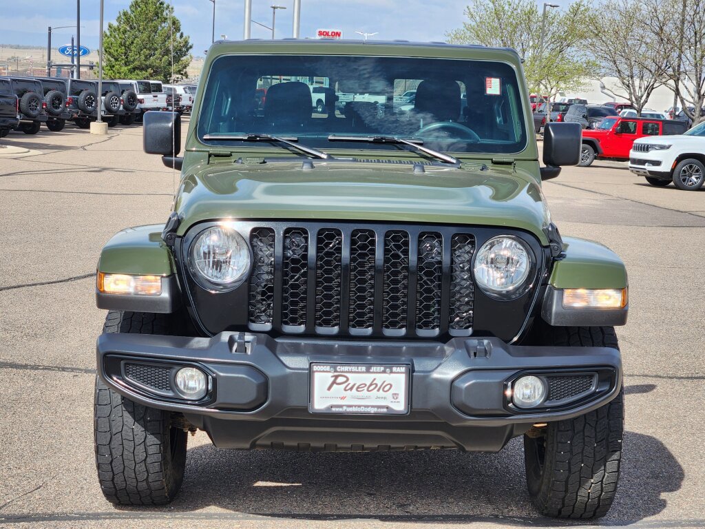 Used 2023 Jeep Gladiator Willys AWD/4WD image 6