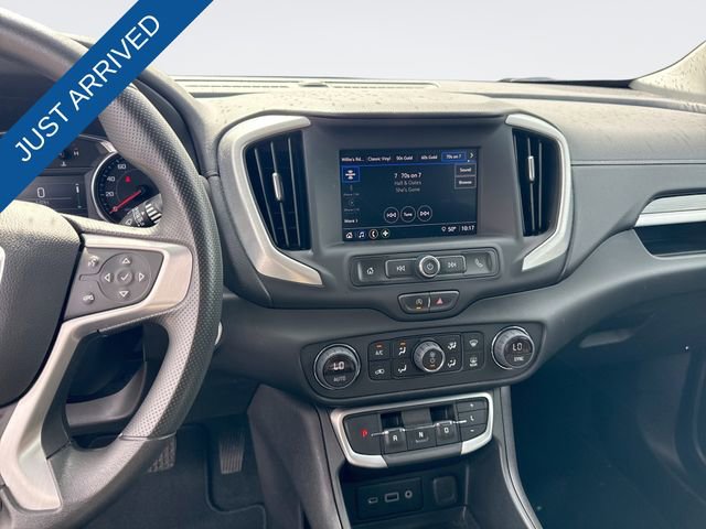 Used 2024 GMC Terrain SLE w/ Driver Convenience Package image 16
