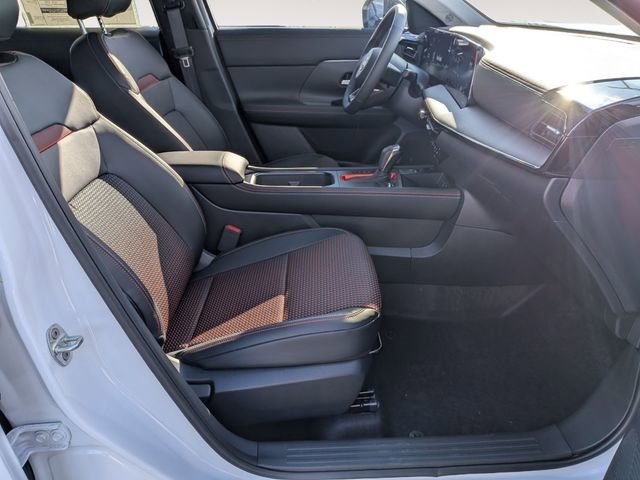 New 2026 Nissan Kicks SR AWD/4WD image 30