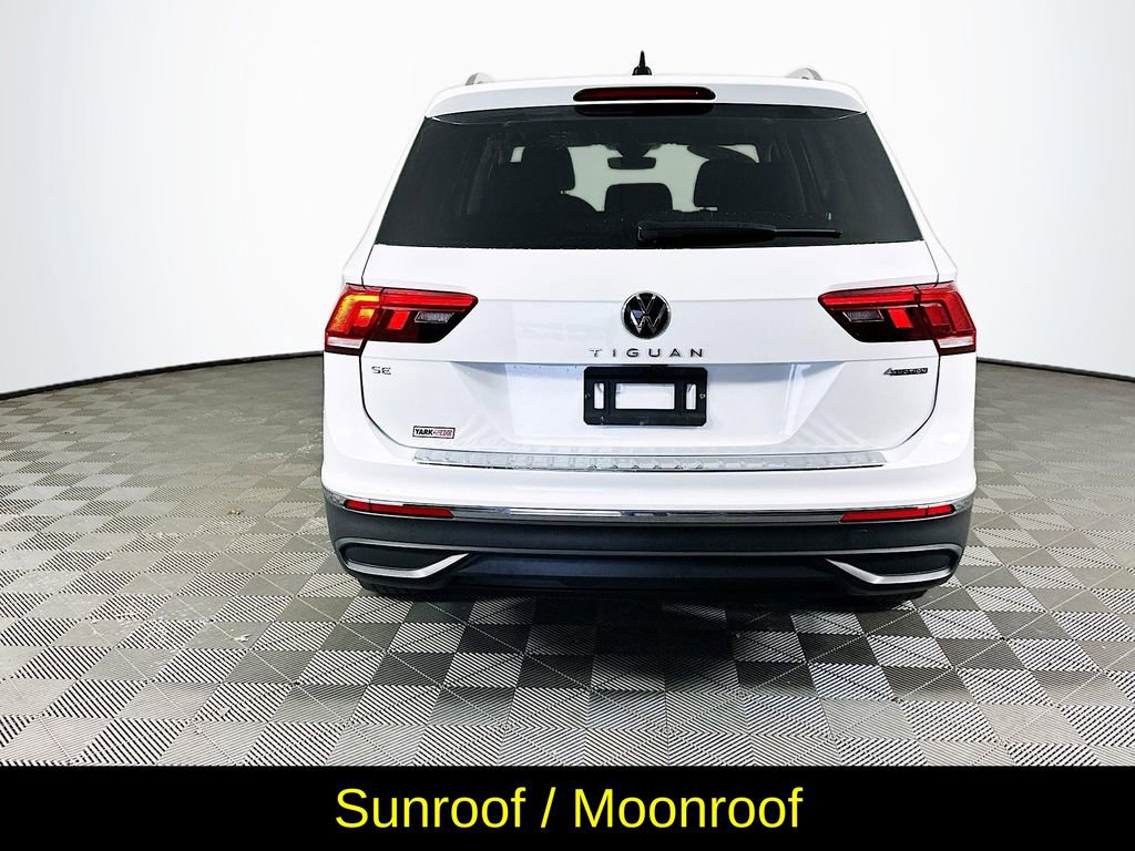 Used 2023 Volkswagen Tiguan SE w/ Panoramic Sunroof Package image 9