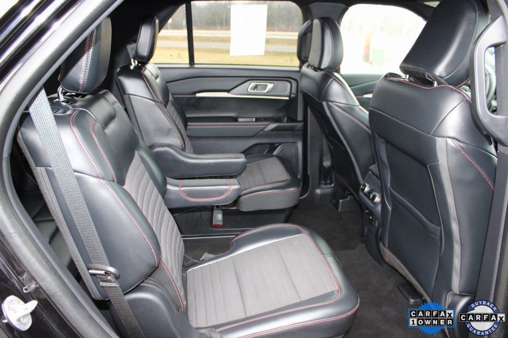 Used 2025 Ford Explorer ST-Line image 16