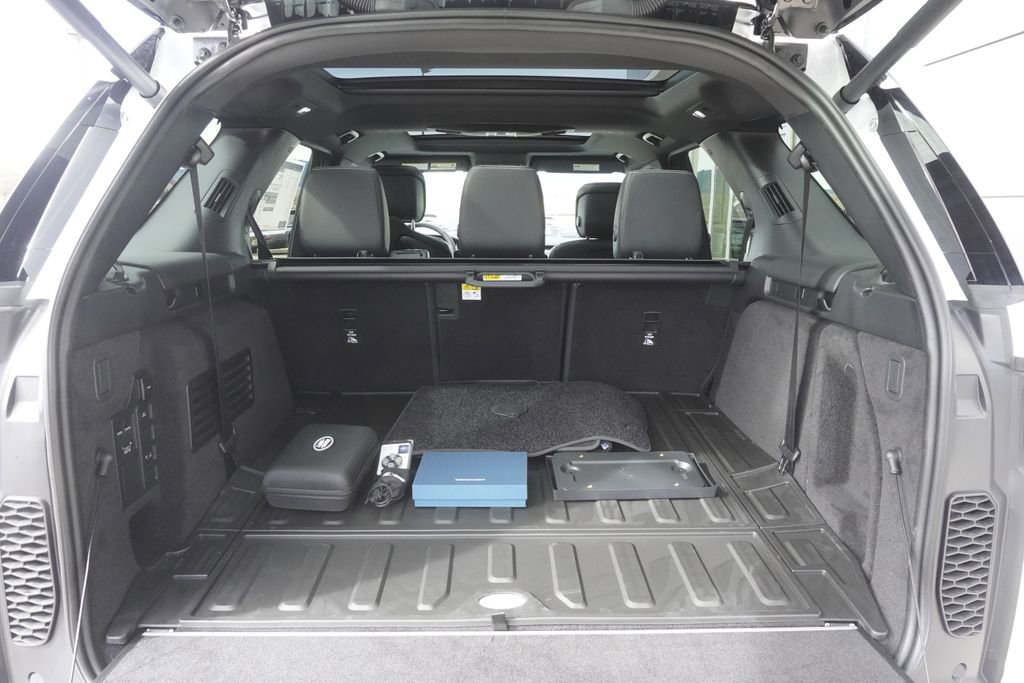 New 2026 Land Rover Discovery Limited Edition image 31