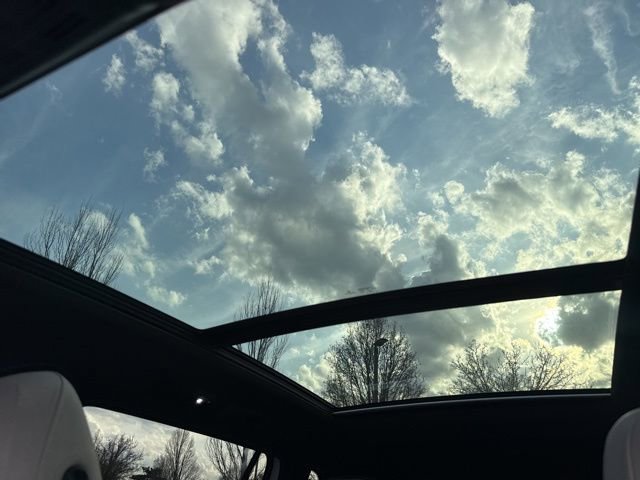 Used 2019 Volkswagen Tiguan SEL Premium R-Line w/ 3rd Row Seat Package image 22