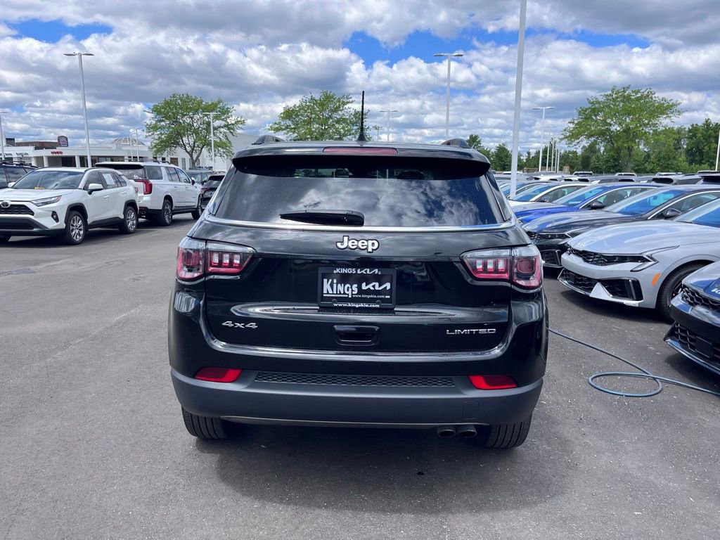 Used 2022 Jeep Compass Limited AWD/4WD image 4