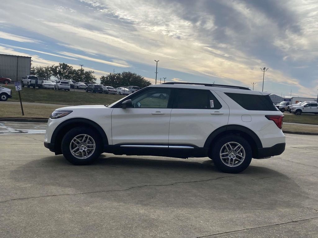New 2025 Ford Explorer Active w/ Active Comfort Package image 7