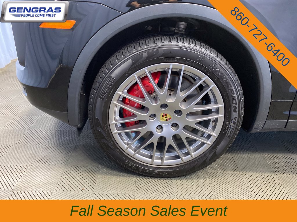 Used 2015 Porsche Cayenne Turbo AWD/4WD image 48