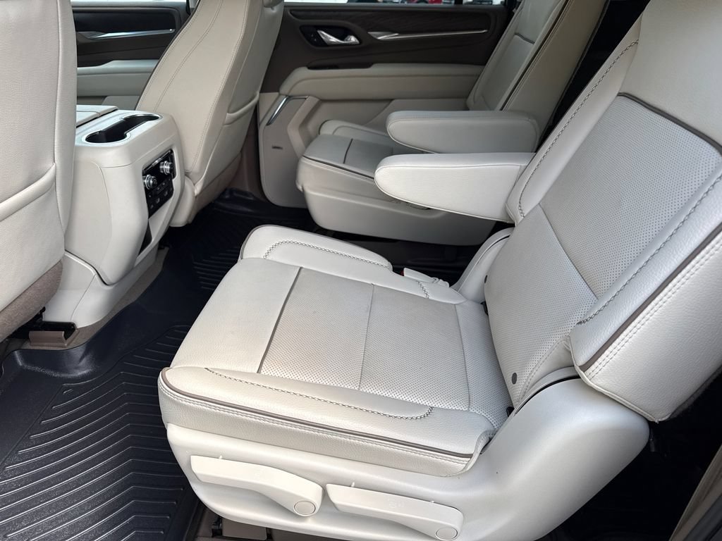 Used 2024 GMC Yukon XL Denali AWD/4WD image 20