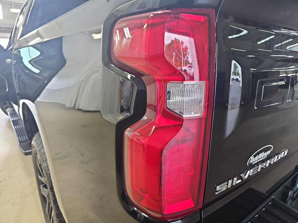 Certified 2026 Chevrolet Silverado 1500 RST AWD/4WD image 39