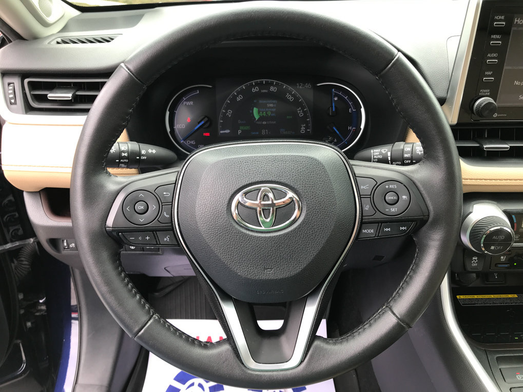 Used 2020 Toyota RAV4 Limited AWD/4WD image 18