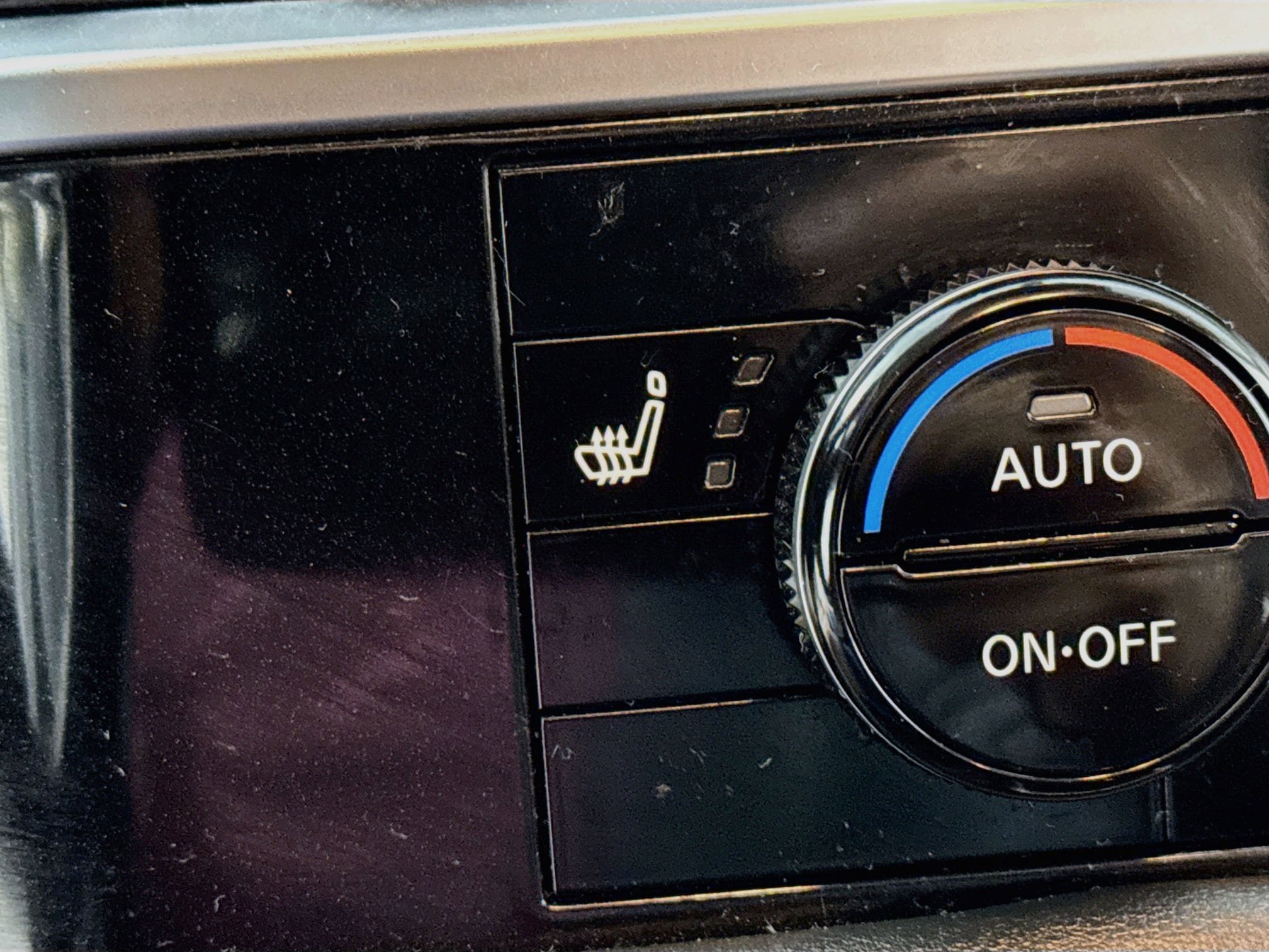 Used 2024 Nissan Pathfinder SV AWD/4WD image 4