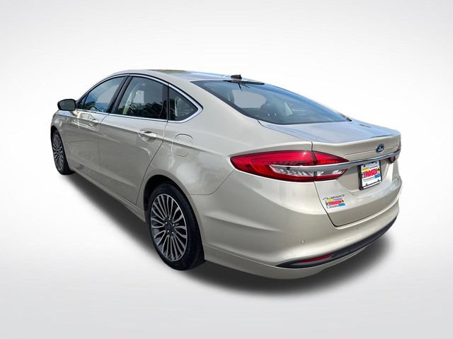 Used 2017 Ford Fusion SE w/ Fusion SE Technology Package FWD image 3