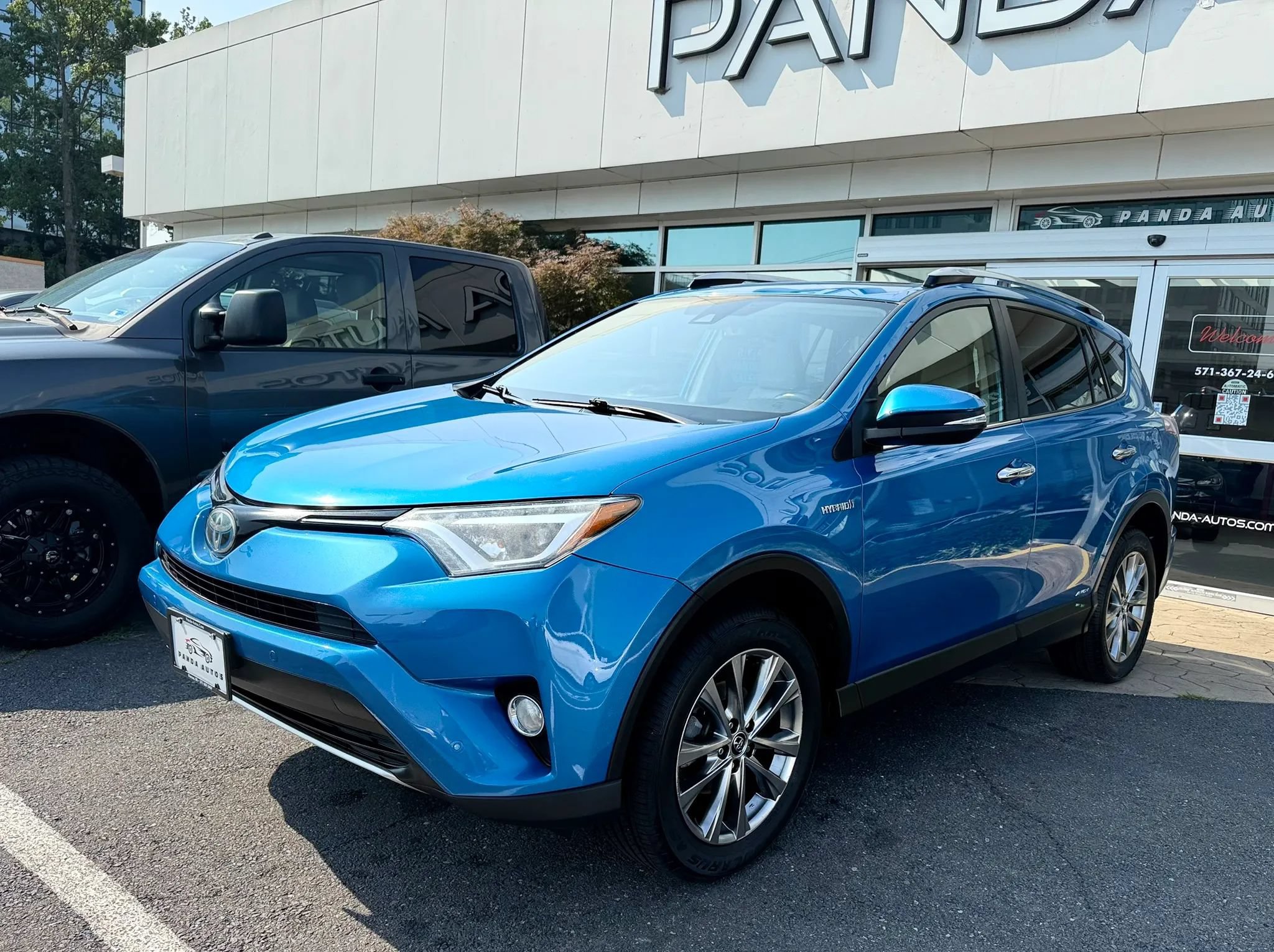 Used 2016 Toyota RAV4 Limited AWD/4WD image 3