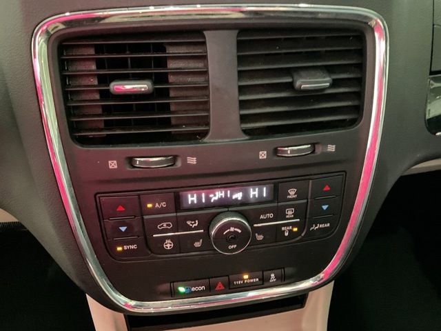 Used 2016 Dodge Grand Caravan SXT image 13