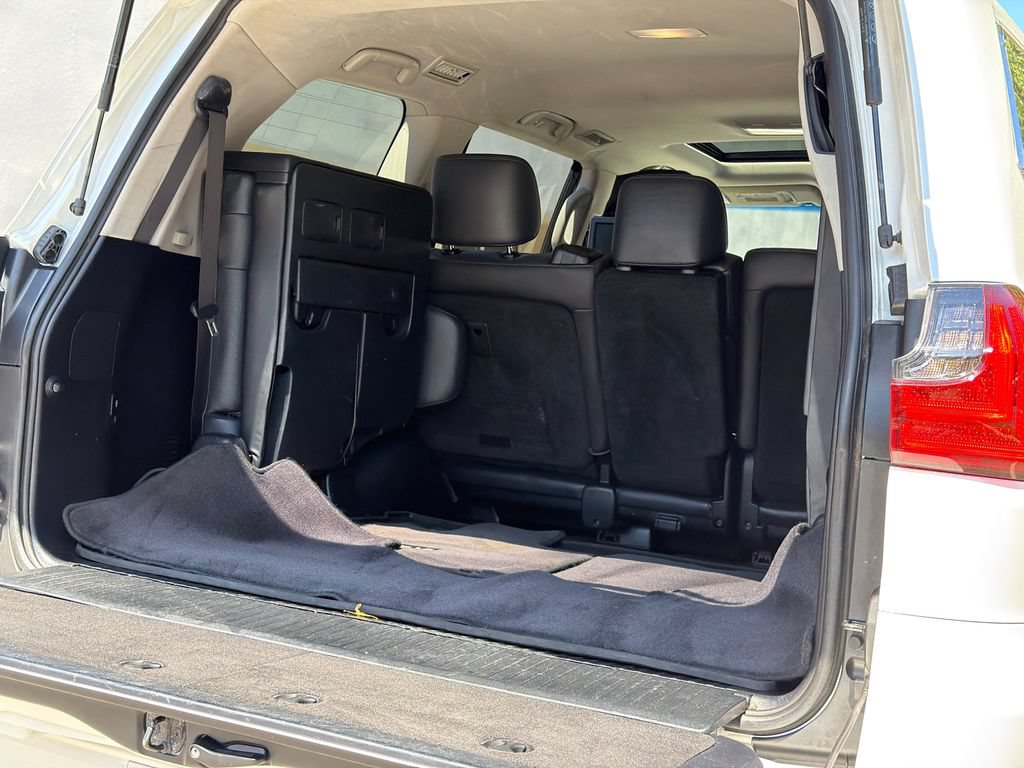 Used 2019 Lexus LX 570 4WD w/ Luxury Package image 7