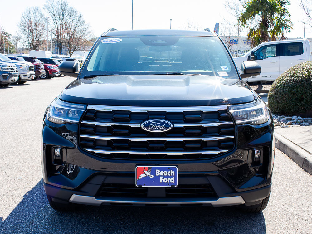 Used 2026 Ford Explorer Active w/ Active Comfort Package AWD/4WD image 2