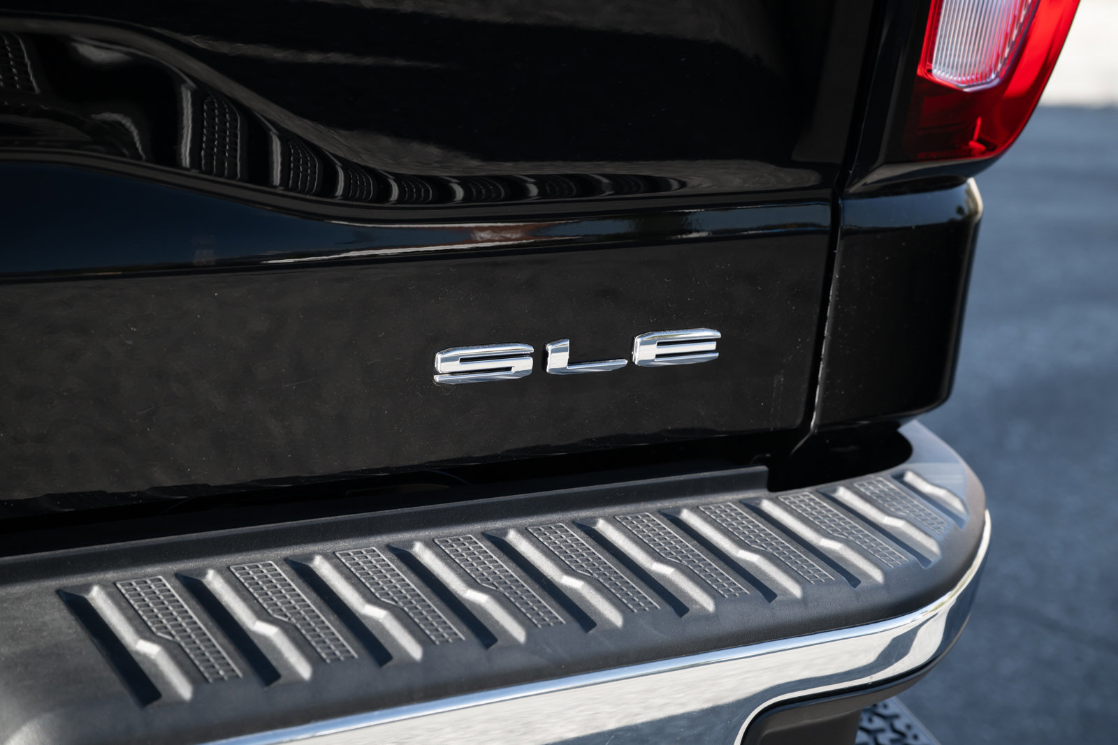 New 2024 GMC Sierra 1500 SLE w/ Preferred Package image 25