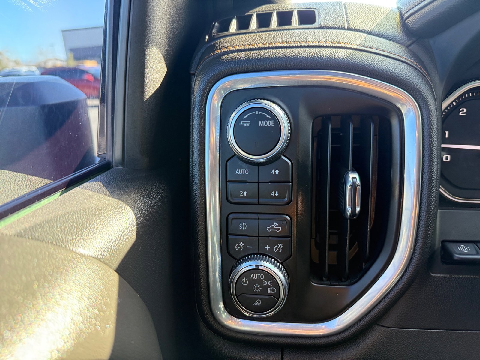 Used 2022 GMC Sierra 2500 AT4 w/ AT4 Premium Plus Package image 19