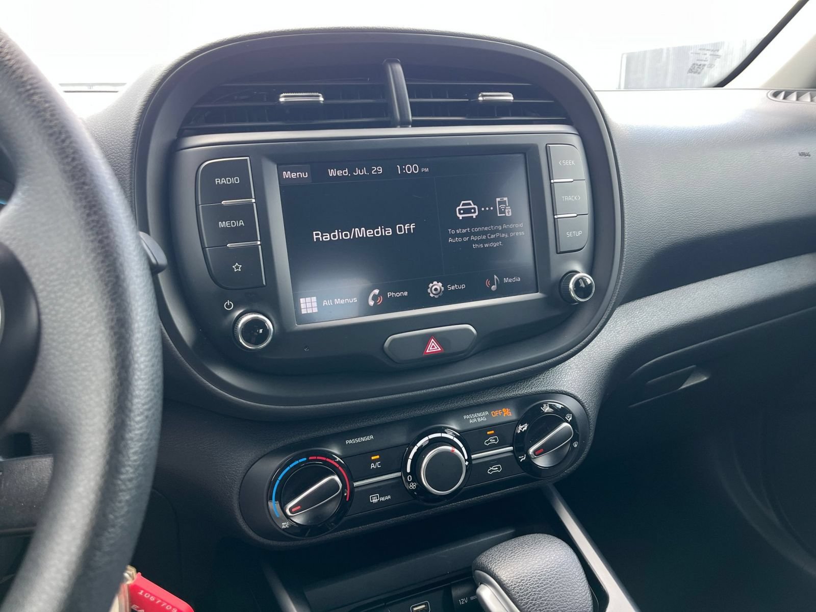 Used 2025 Kia Soul LX w/ LX Technology Package FWD image 19