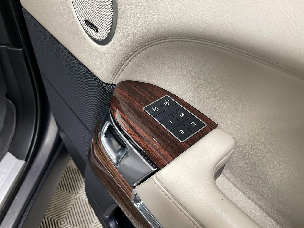 Used 2016 Land Rover Range Rover HSE image 43