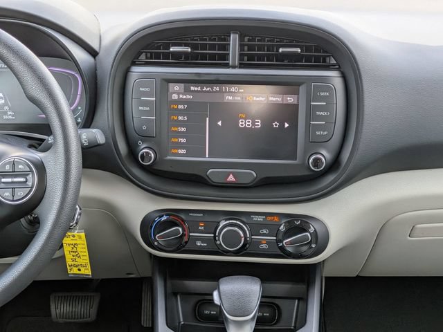 Used 2025 Kia Soul LX w/ LX Technology Package FWD image 16