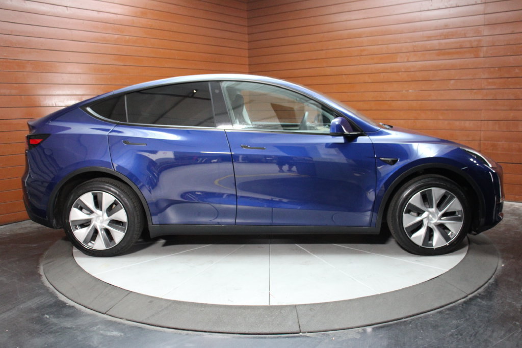 Used 2023 Tesla Model Y Long Range AWD/4WD image 13