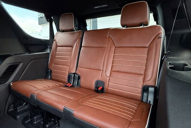Used 2023 GMC Yukon Denali Ultimate AWD/4WD image 18