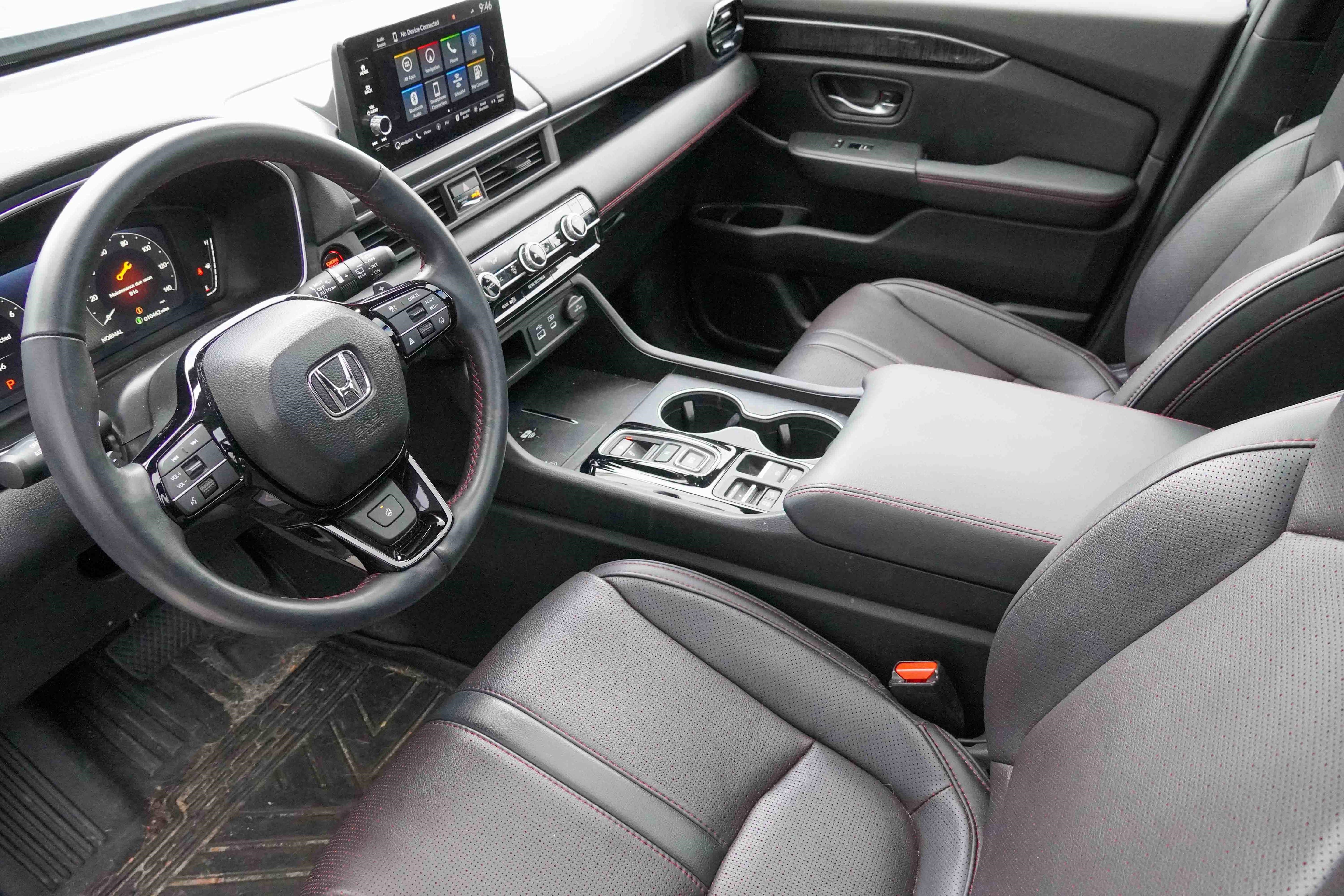 Used 2025 Honda Pilot Black Edition image 9