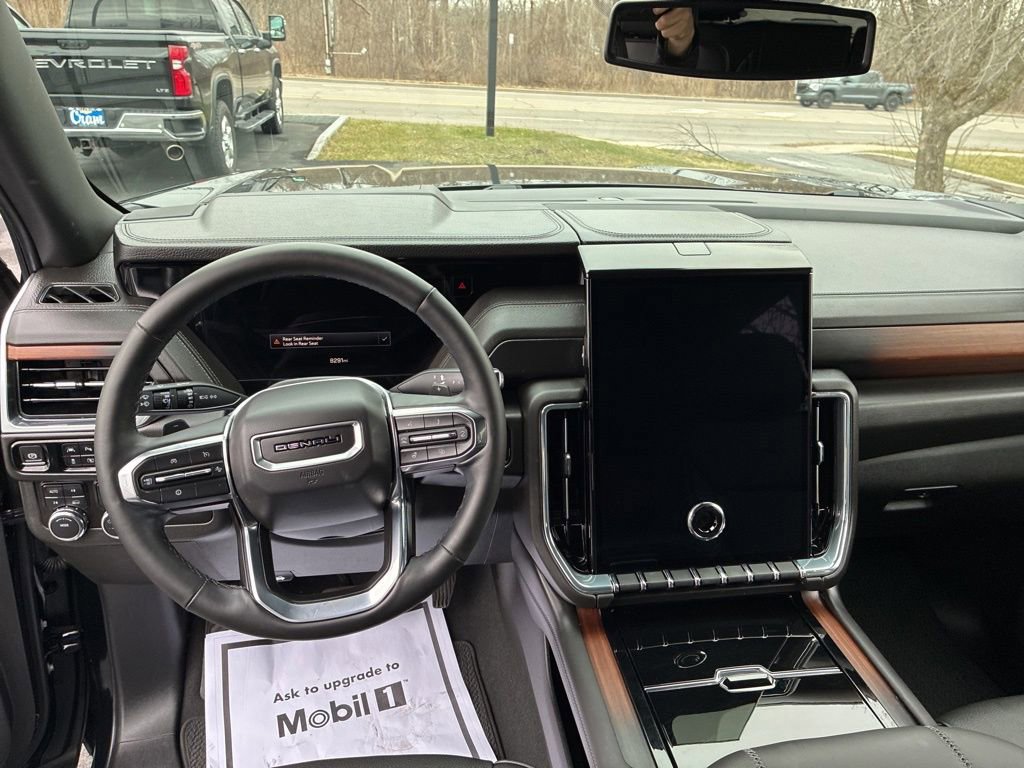 Used 2025 GMC Yukon Denali image 6