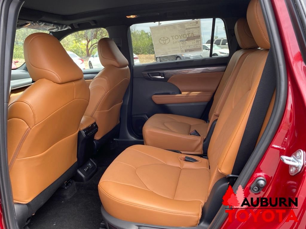 New 2026 Toyota Highlander Platinum AWD/4WD image 27