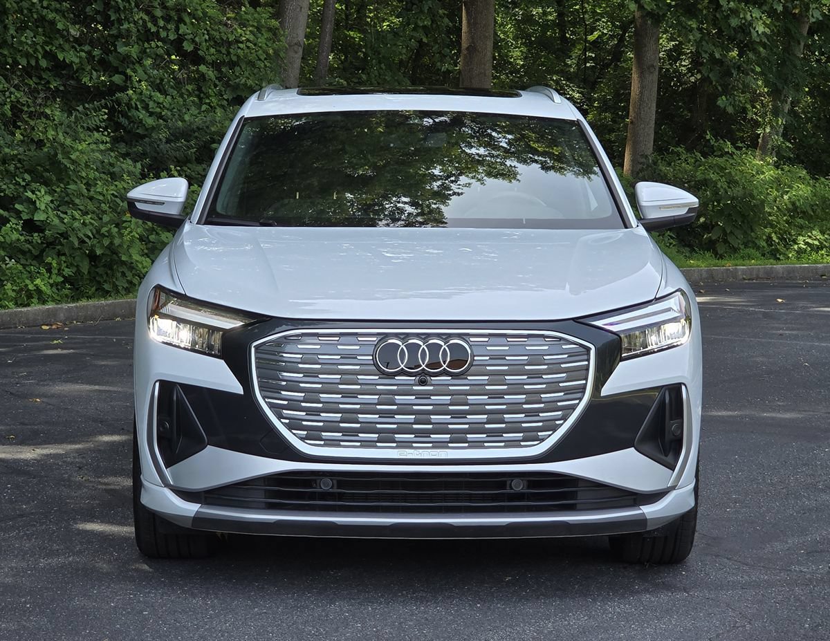 Used 2026 Audi Q4 e-tron Premium w/ Convenience Package AWD/4WD image 9